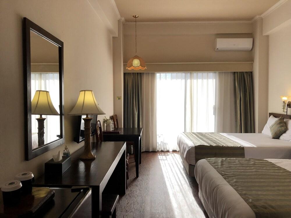 Holiday Saipan Hotel Extérieur photo